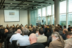 Podium mit Publikum