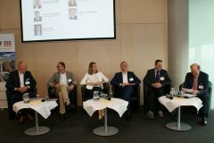Podium: Christian Mundigler (Vice President FACC), Johann Pluy (Vorstand ÖBB Infrastruktur), Valerie Hackl (Geschäftsführerin Austro Control), Gerhard Christiner (Vorstand APG), Oberst Thomas Kettinger (Österreichisches Bundesheer), Mario Rohracher (Generalsekretär GSV)