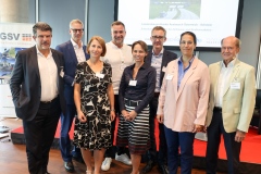 Guido BIAGGIO (Vizedirektor und Leiter Abteilung Infrastruktur Ost, ASTRA), Stefan WEISS (Geschäftsführer, SCHIG mbH), Gudrun SENK (Geschäftsführerin, Wiener Linien),Andreas TROPPER (Landesbaudirektor Land Steiermark), Brigitte SLADEK (Fachbereichsleiterin Umwelt- und Verfahrensmanagement) ASFINAG, Beat DEUBER (Mitglied der GL Infrastruktur, Leiter Netzdesign, Anlagen & Technologie SBB AG), Judith ENGEL (Vorstand Netzausbau & Infrastrukturbereitstellung ÖBB Infrastruktur AG), Mario ROHRACHER (Generalsekretär GSV) © Katharina Schiffl