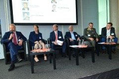 Podium: Lesch (OHB), Haberler-Weber (ÖBB), Rohracher (GSV), Klug (Wiener Netze), Teichmann (BMLV), Muckenhuber (Virtual Vehicle)